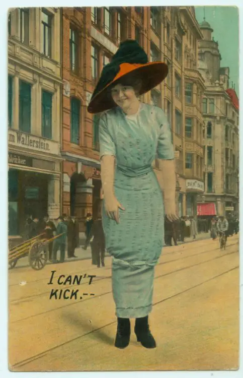 Hobble Skirt Card 1912